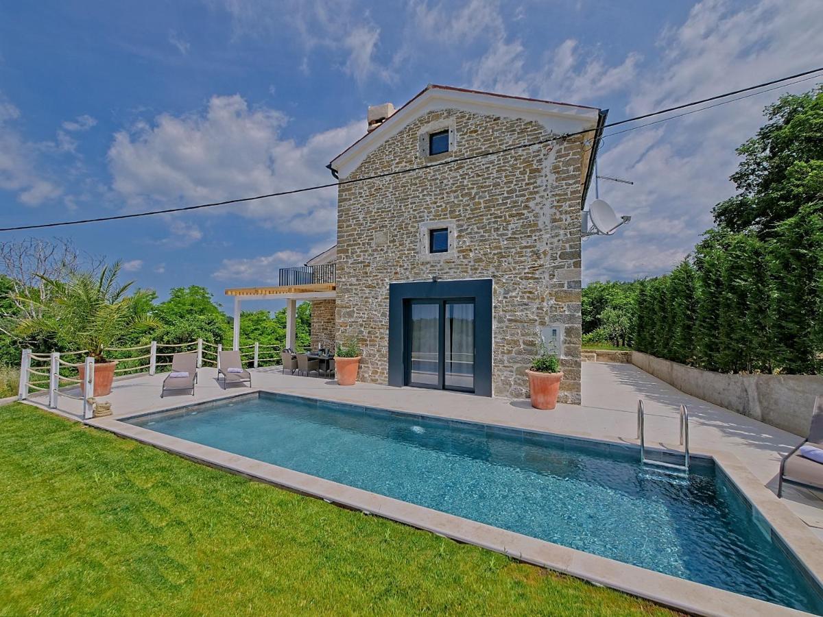 Villa Carica Krasica  Luaran gambar
