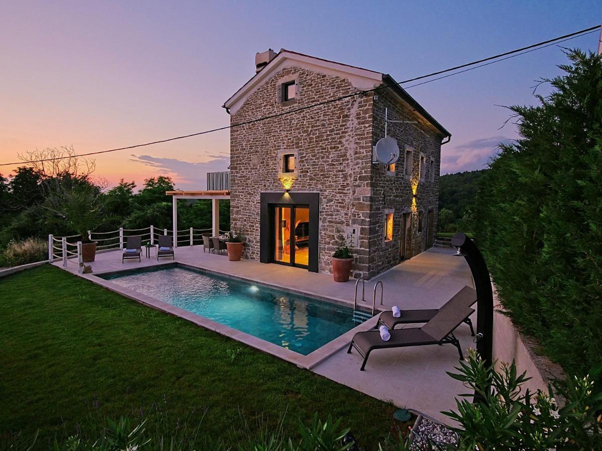 Villa Carica Krasica  Luaran gambar
