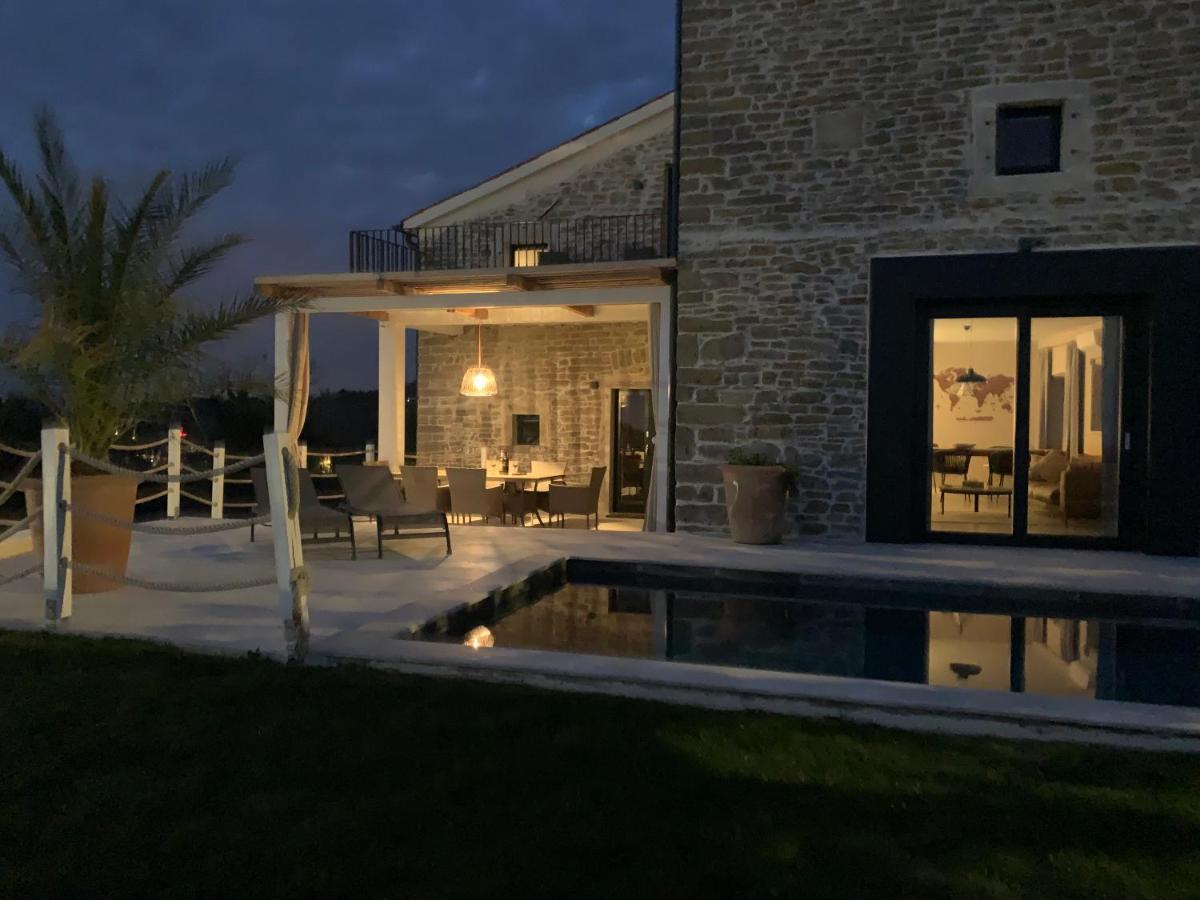 Villa Carica Krasica  Luaran gambar
